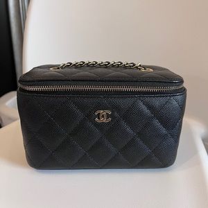 Authentic Chanel Vanity with chain